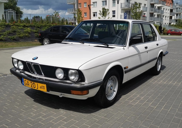 BMW Seria 5 cena 52900 przebieg: 128447, rok produkcji 1983 z Gdynia małe 742